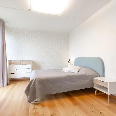 Luxury Seaside 3 Bedroom With Balcony 公寓 *