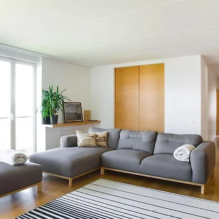 Luxury Seaside 3 Bedroom With Balcony *
