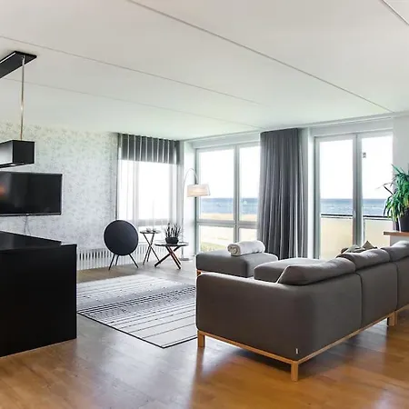 Luxury Seaside 3 Bedroom With Balcony