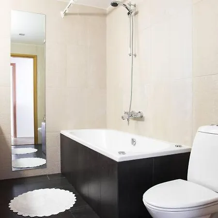 Luxury Seaside 3 Bedroom With Balcony Apartment *