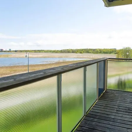 Luxury Seaside 3 Bedroom With Balcony Apartment