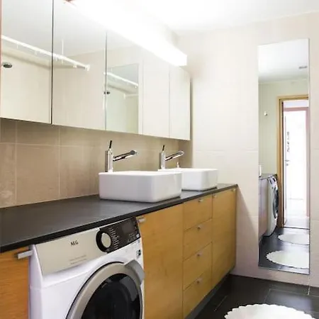 Luxury Seaside 3 Bedroom With Balcony * 塔林